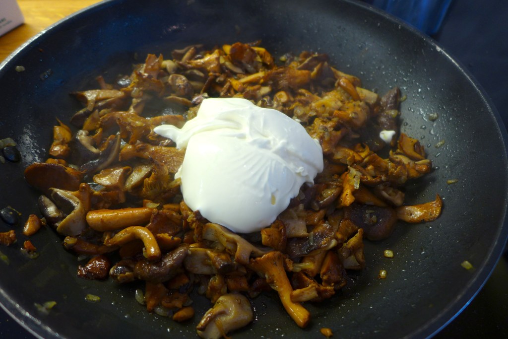 kantareller og creme fraiche