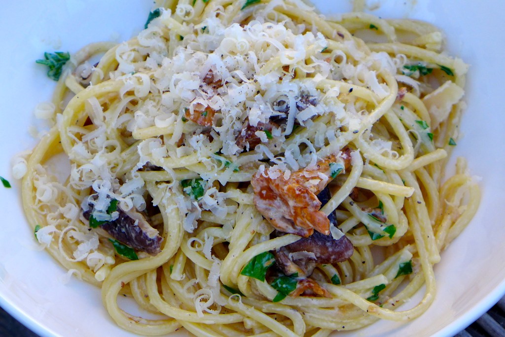 Kantarell- og shitakesopp pasta