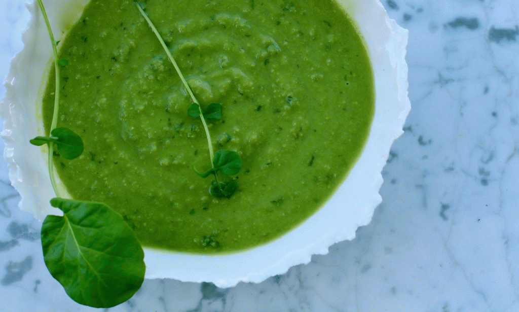 Supersunn ertesuppe med brønnkarse og&nbsp;mynte