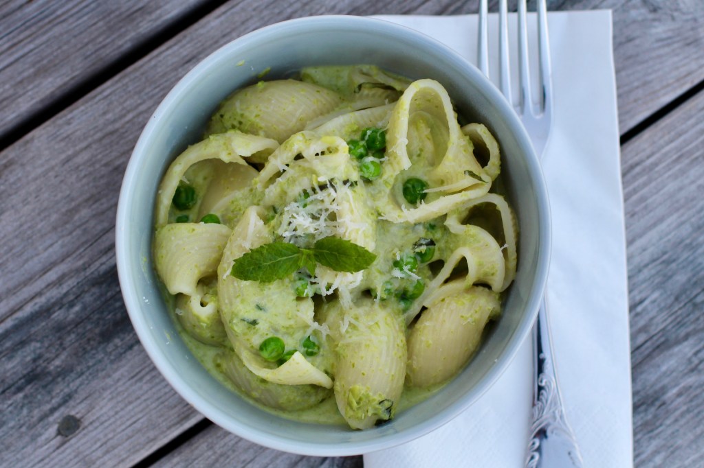 Enkel pasta med erter og&nbsp;mynte