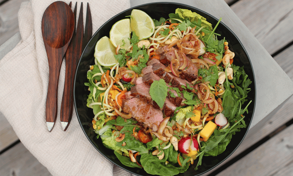 Thai-style salat med andebryst eller&nbsp;storfekjøtt