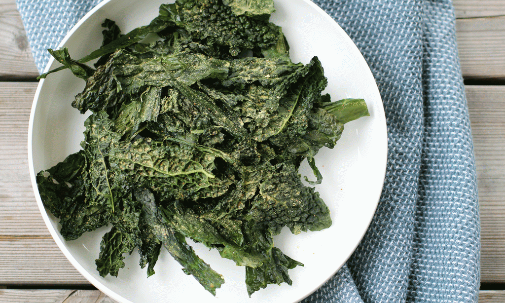 Grønnkålchips (med supergodt&nbsp;umami-krydder)