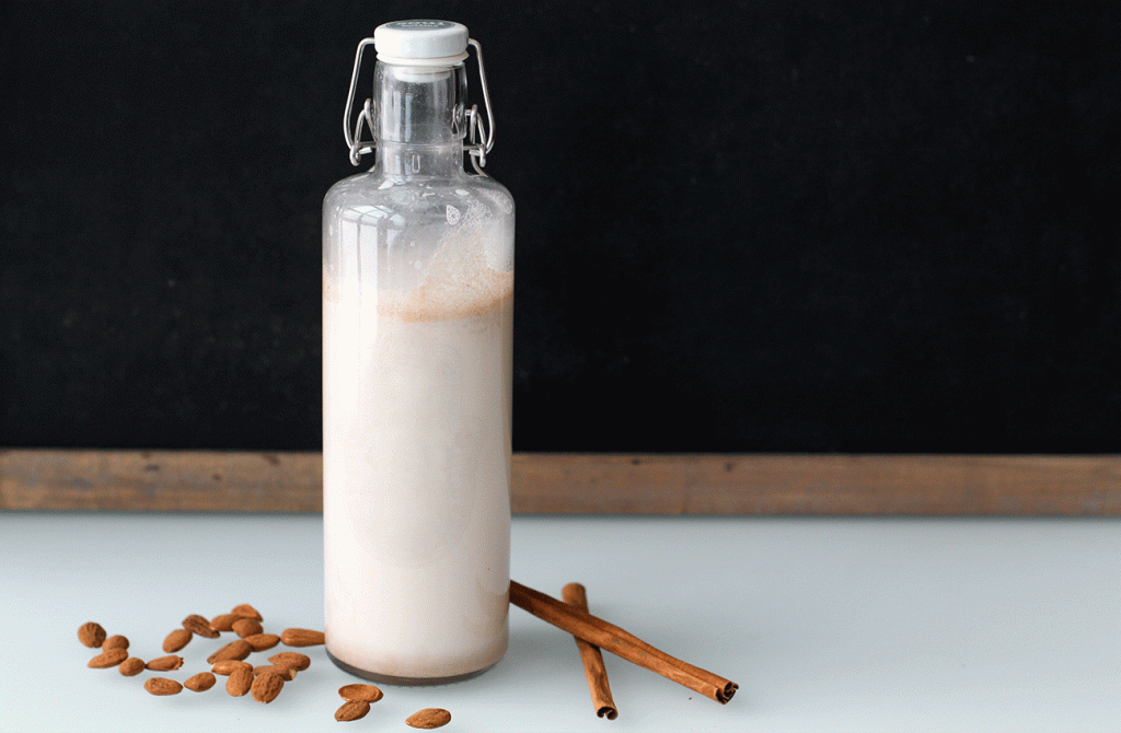 Hjemmelaget mandelmelk