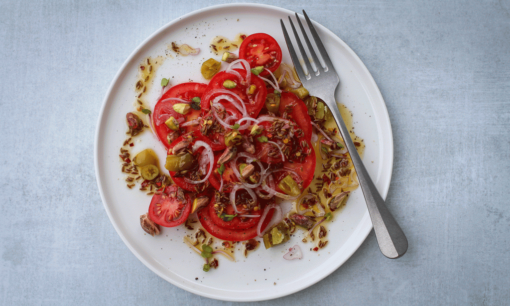 Spicy tomatsalat med varm&nbsp;krydderolje