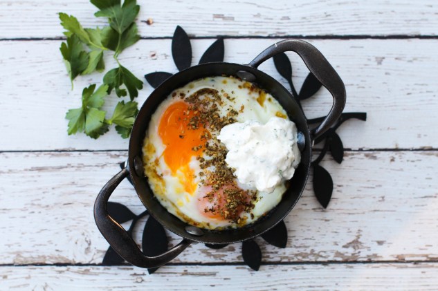 bakte egg med zaatar